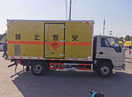 额敏爆破器材运输车